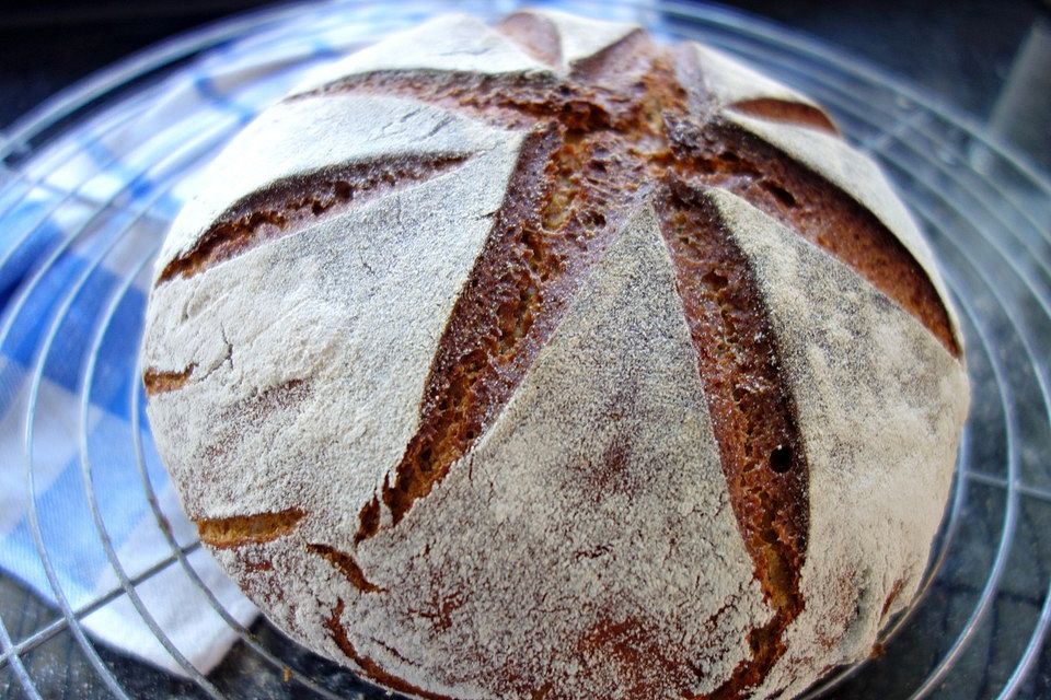 Bauernbrot mit Sauerteig