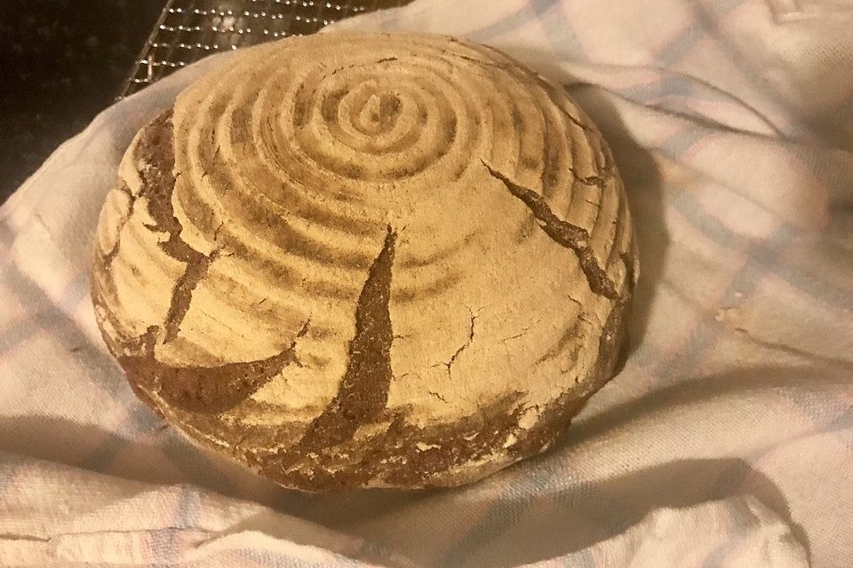 Bauernbrot mit Sauerteig