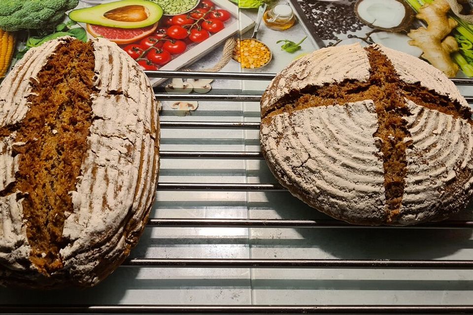 Bauernbrot mit Sauerteig