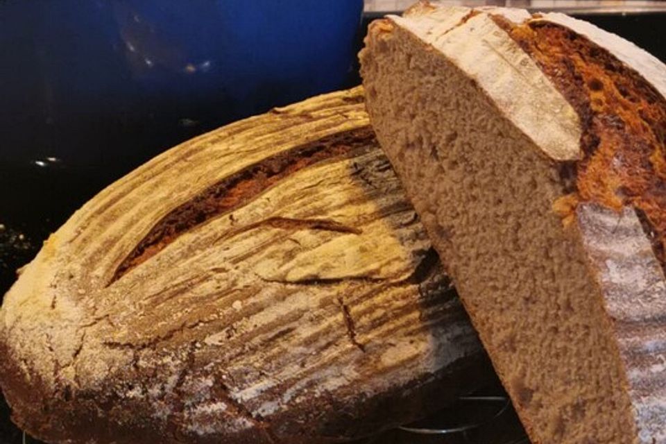 Bauernbrot mit Sauerteig