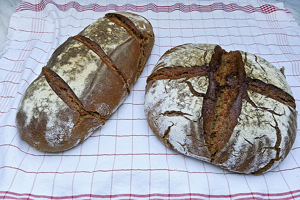 Bauernbrot mit Sauerteig