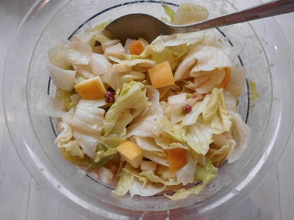 Eisbergsalat mit Preiselbeerdressing von esther1107| Chefkoch