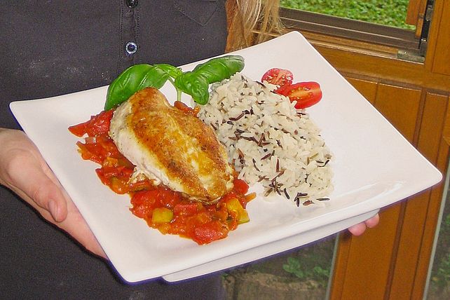 Hähnchenbrust im Parmesanmantel auf Tomatensugo mit Wildreis von ...