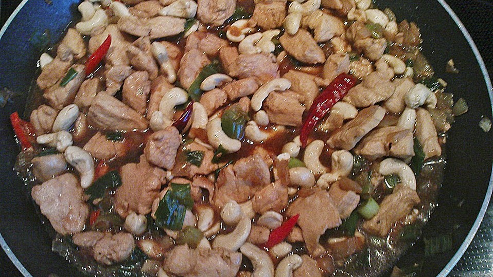 Hühnchen mit Cashewnüssen nach thailändischer Art von Lephielle Hühnchen mit Cashewnüssen nach thailändischer Art von Lephielle