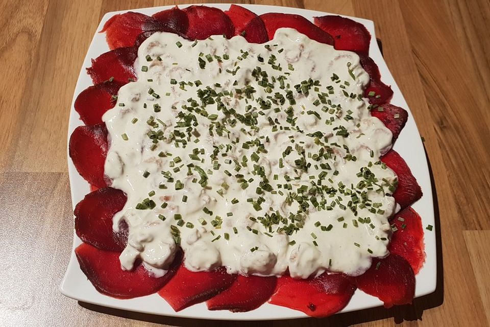 Carpaccio von Roter Bete mit Nordseekrabben und Frischkäsemarinade