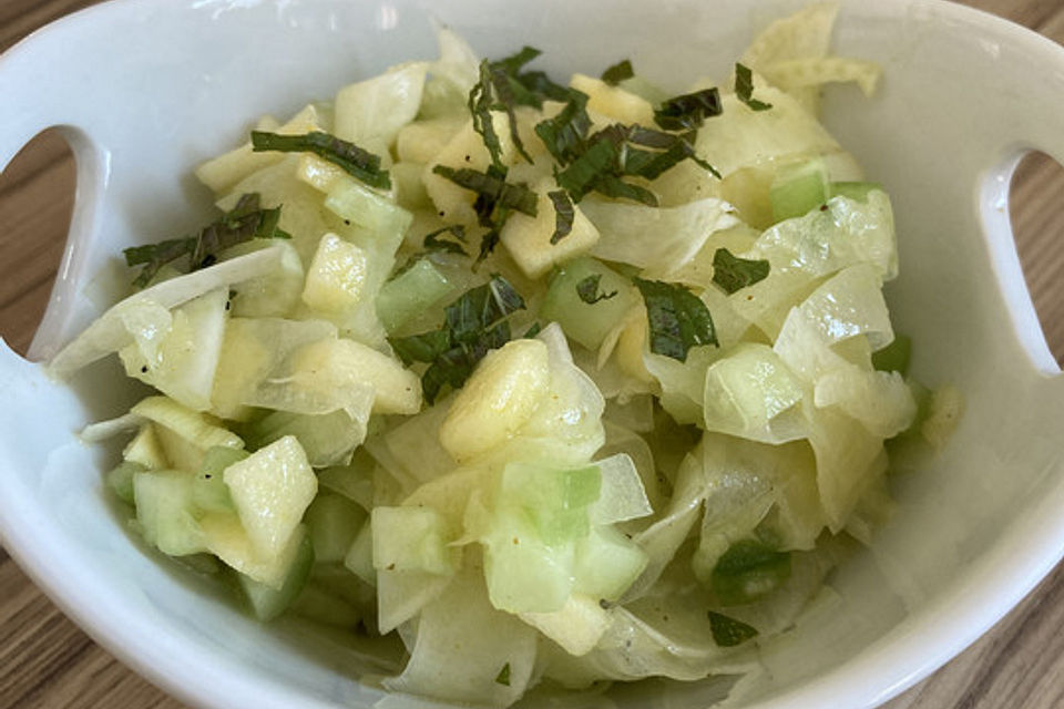 Fenchelsalat mit Apfel und Gurke