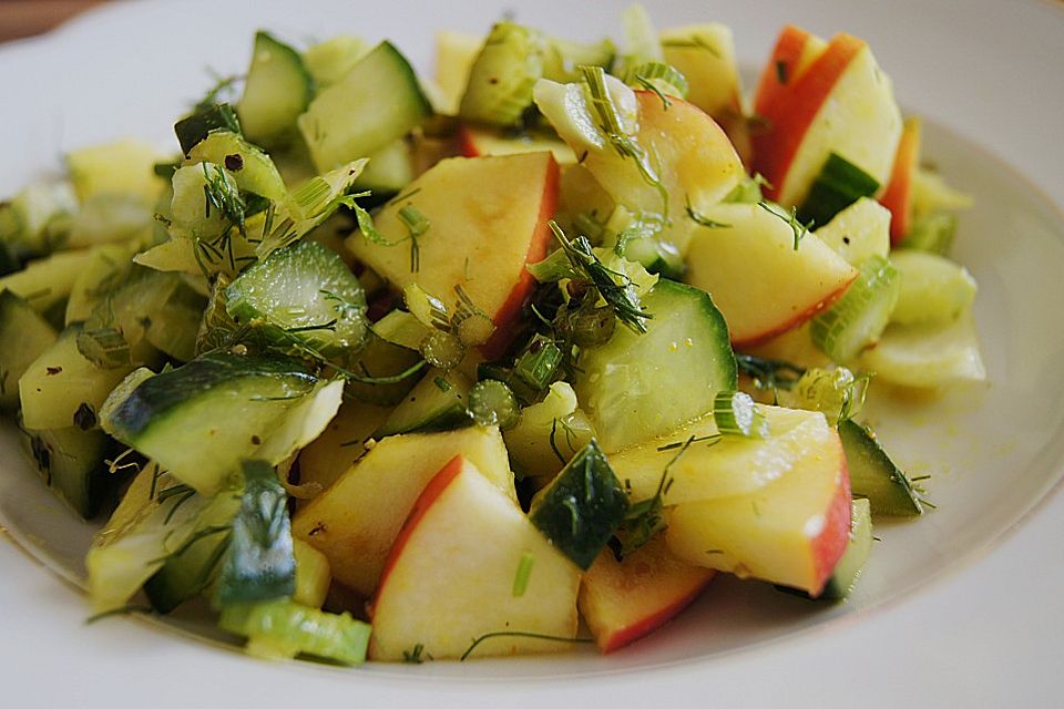 Fenchelsalat mit Apfel und Gurke