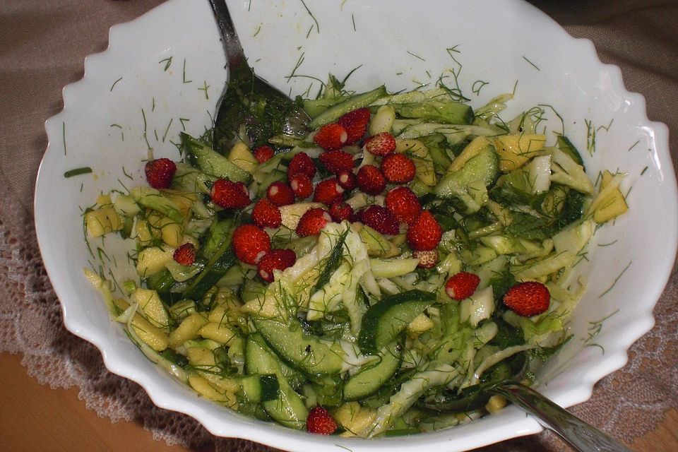 Fenchelsalat mit Apfel und Gurke