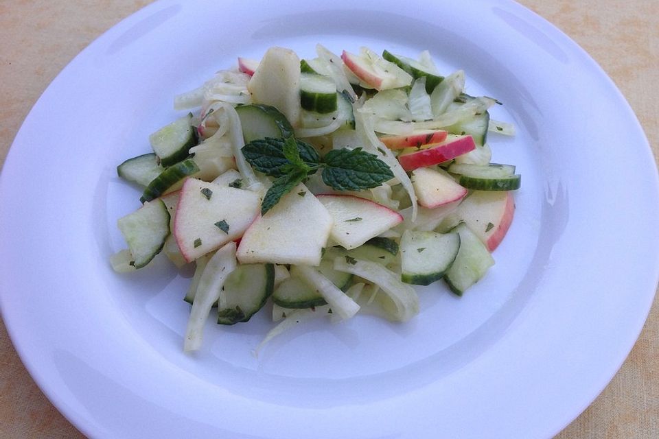 Fenchelsalat mit Apfel und Gurke