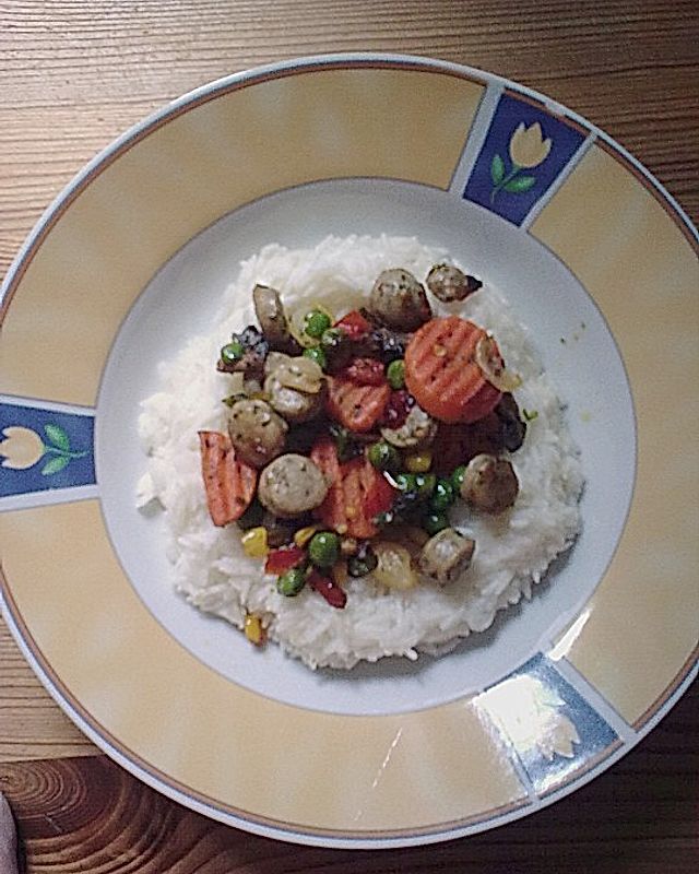 Gemüse - Reis - Pfanne mit Nürnberger Würstchen