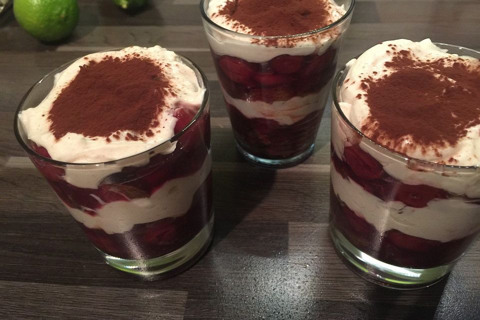 Honigkuchen - Tiramisu mit Punschkirschen