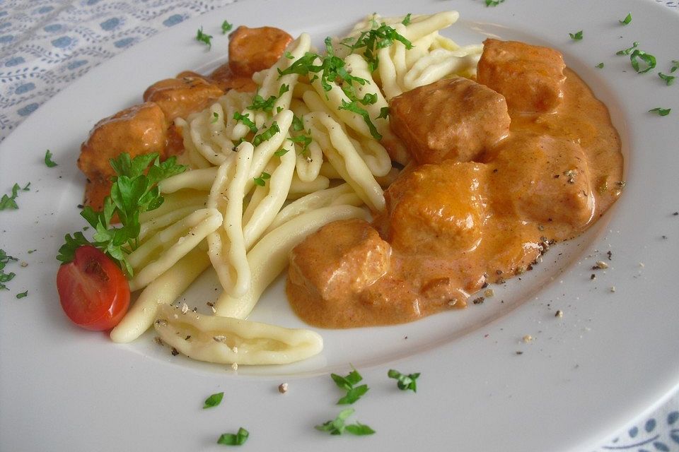 Bens Pasta mit roter Wildlachs - Sahnesauce