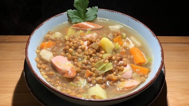 Clints Linseneintopf mit Wiener Würstchen von clint