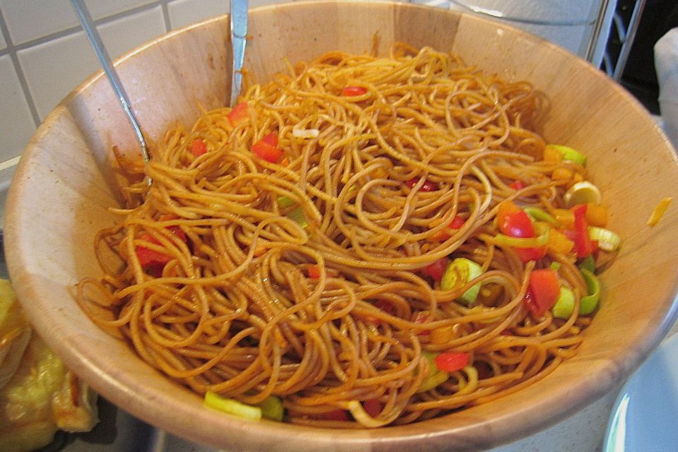 'Chinesischer'  Spaghettisalat