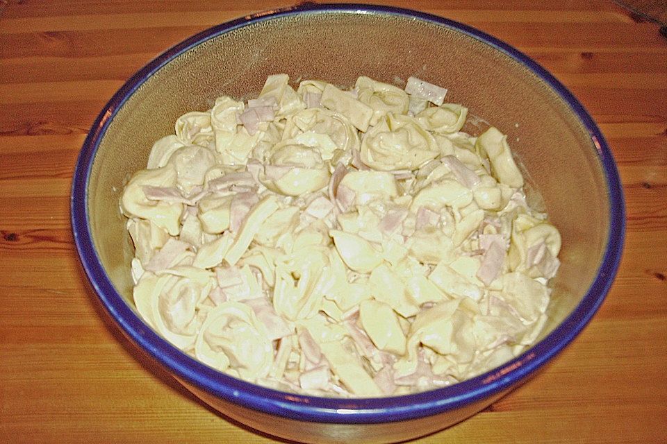 Tortellinisalat