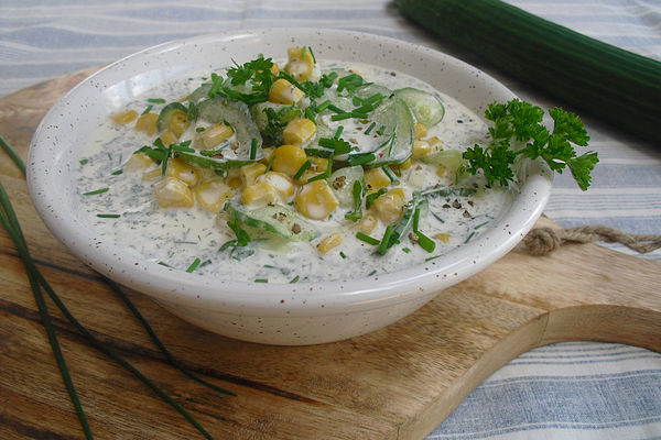 Gurken - Mais Salat mit Sahne - Schmand Dressing von bastelsuse | Chefkoch