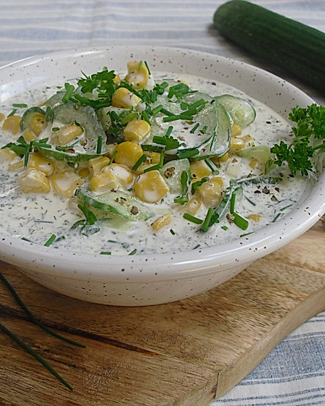 Gurken - Mais Salat mit Sahne - Schmand Dressing