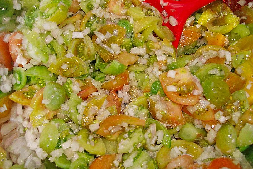 Grünes Tomatenchutney mit Datteln Grünes Tomatenchutney mit Datteln