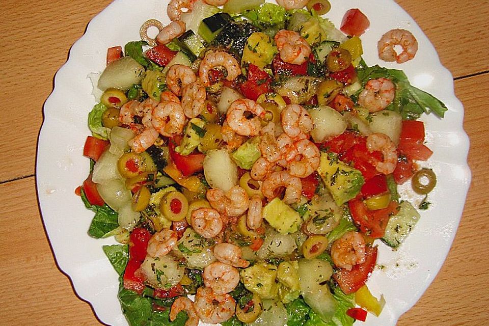 Bunter Sommersalat mit Shrimps