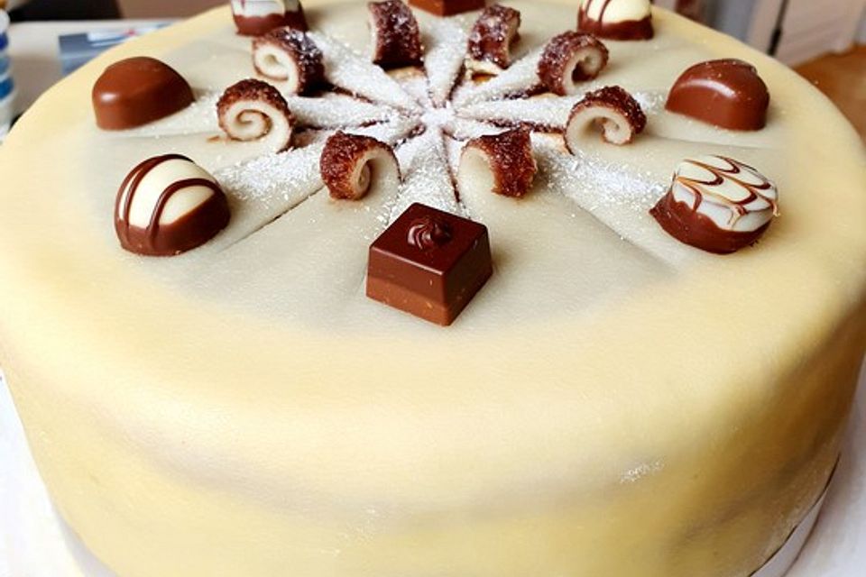 EikOs Buttercreme - Marzipan - Torte