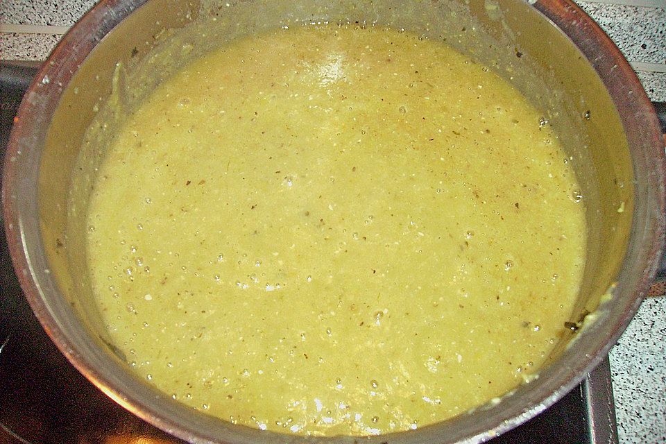 Saarländische Erbsensuppe