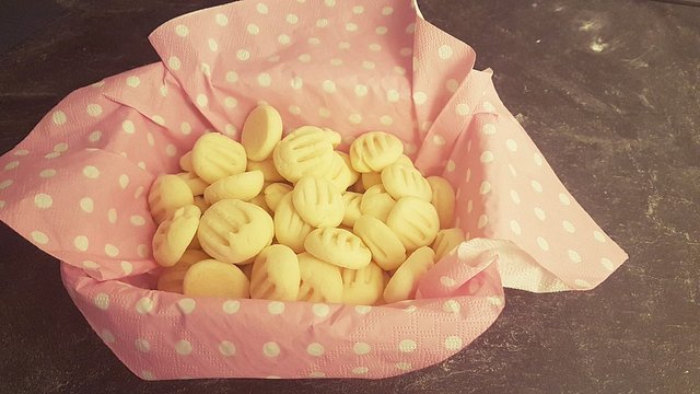 Butterknöpfchen von Christinini87