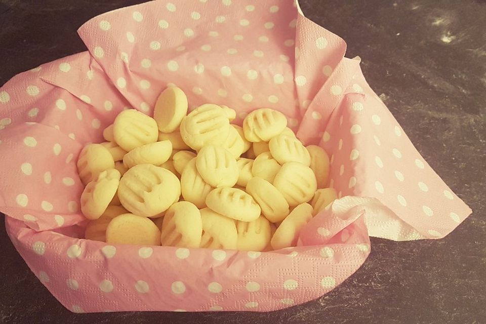 Butterknöpfchen Butterknöpfchen