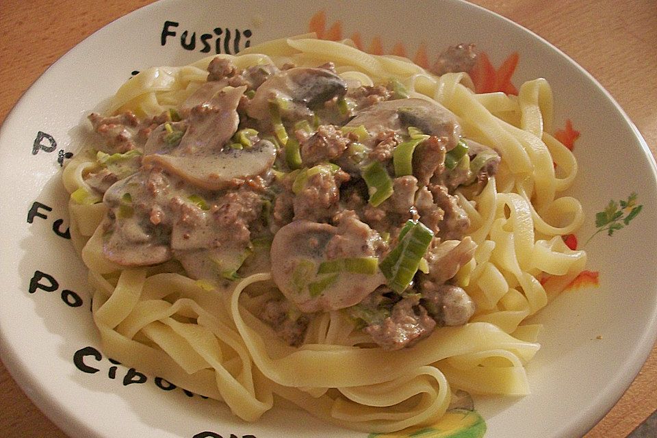 Nudeln in Lauch - Sahne - Sauce