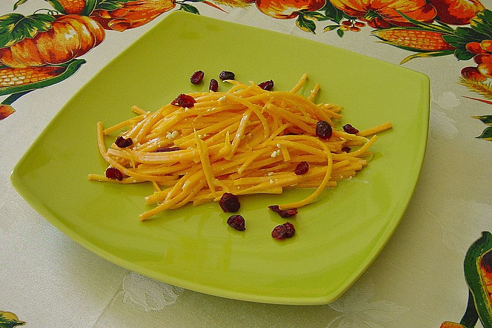 Kürbissalat mit Ziegenkäsedressing