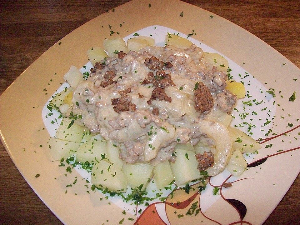 Hackpfanne mit Schmorgurken von chiara| Chefkoch Hackpfanne mit Schmorgurken von chiara| Chefkoch