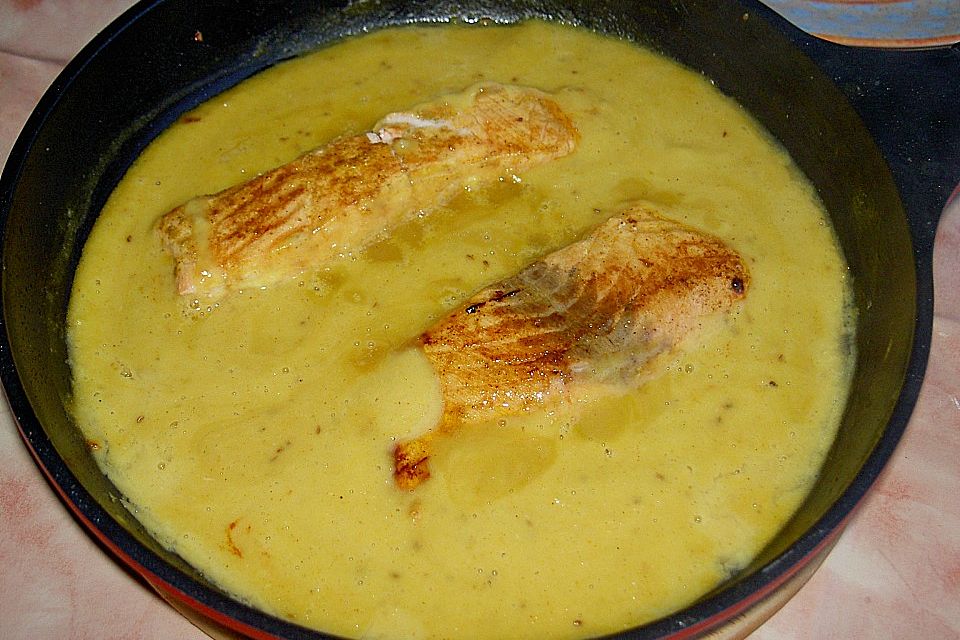 Fischfilet mit fruchtig - scharfer Mangosauce