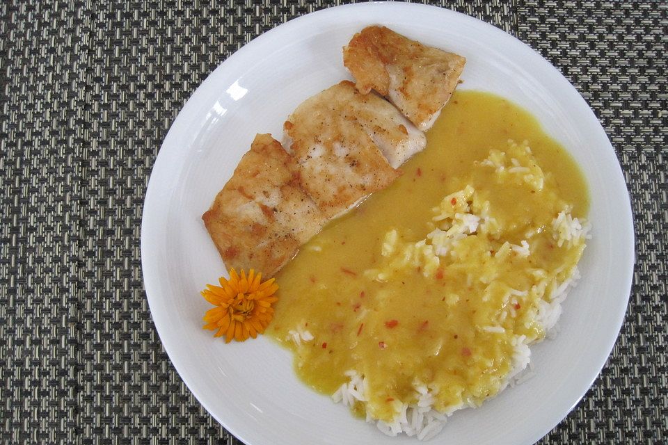 Fischfilet mit fruchtig - scharfer Mangosauce