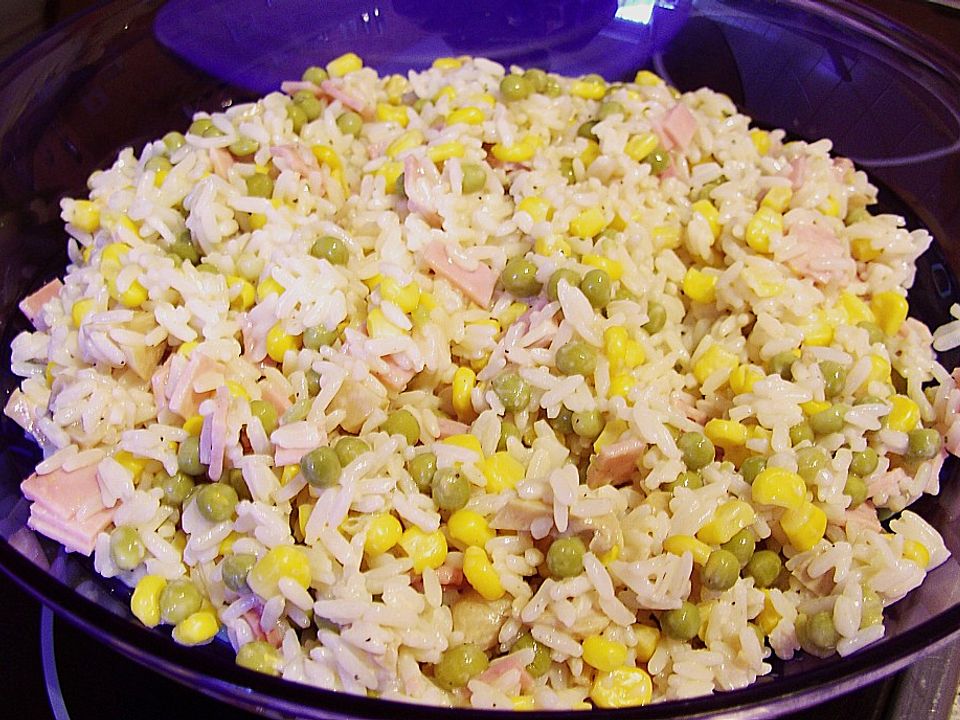 Reissalat mit Erbsen, Mais und Käse - Kochen Gut | kochengut.de