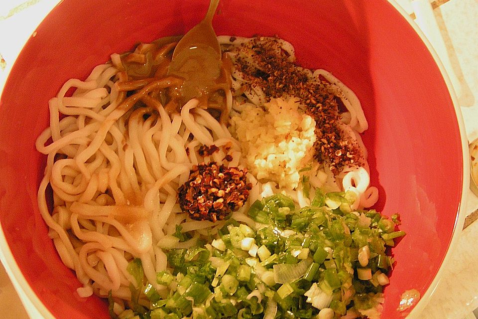 Dan Dan Mian (scharfe Szechuan Nudeln)