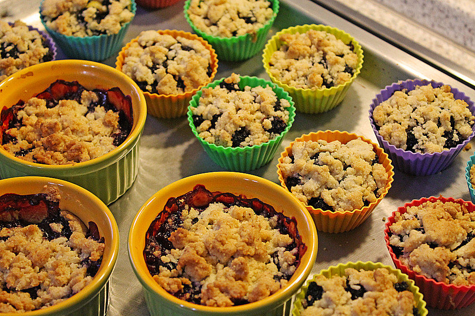 Brombeermuffins mit Nussstreusel