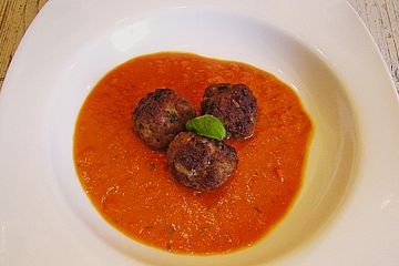 Mini - Frikadellen auf Tomatensauce