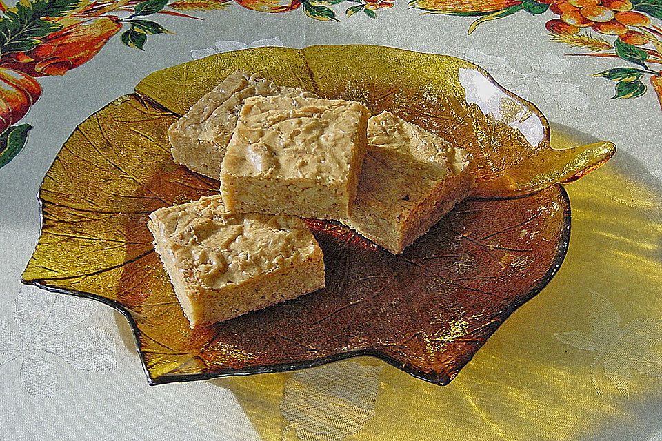 Blondies mit Walnüssen und feinem Zimtgeschmack