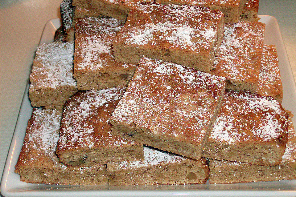 Blondies mit Walnüssen und feinem Zimtgeschmack