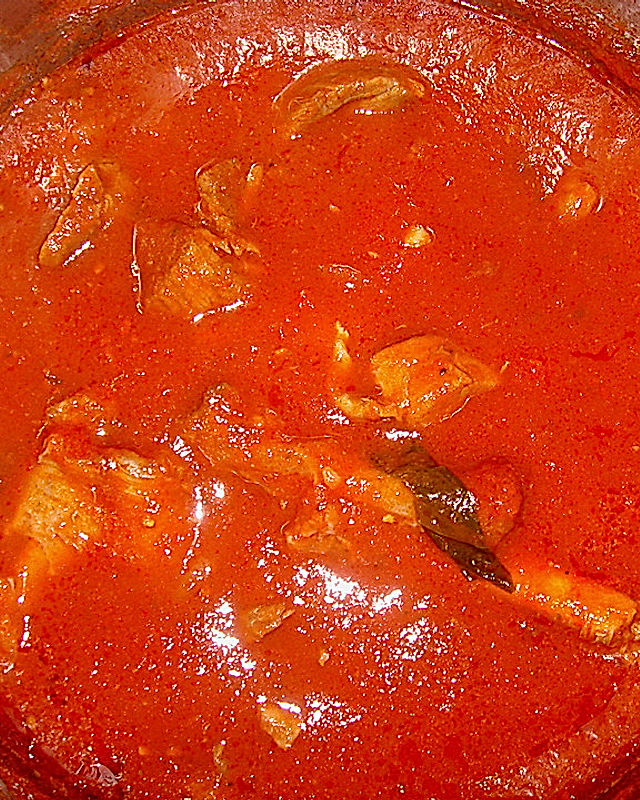 Kalabresiche Tomatensauce mit Fleischeinlage