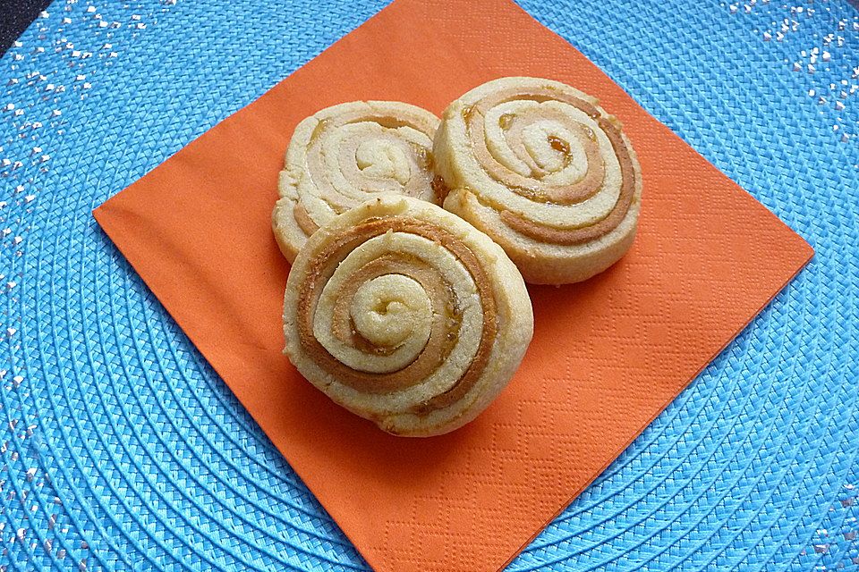 Aprikosen - Marzipan Plätzchen mit Amaretto