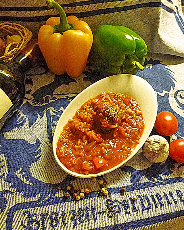 Tomatensuppe mit Fleischklößen