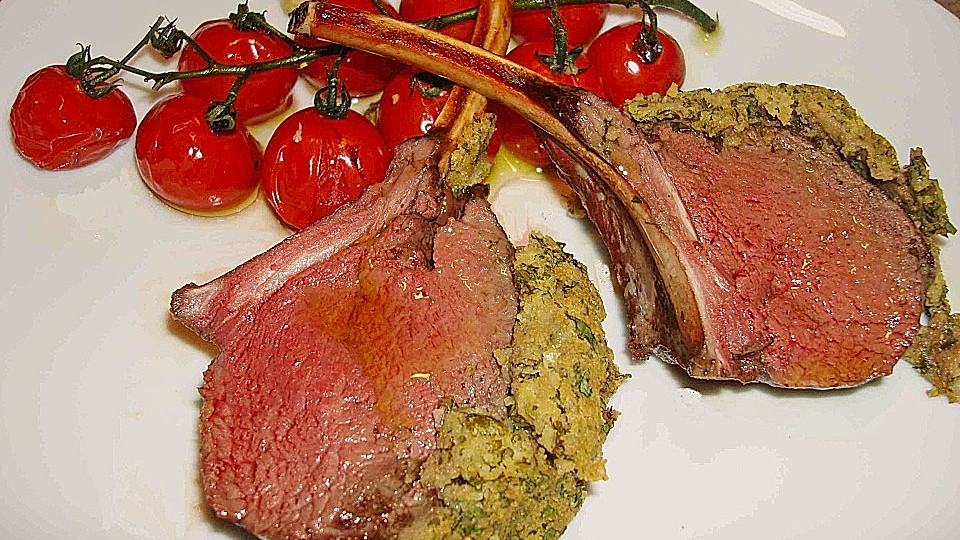 Hirschrack Mit Petersilien Zitronenkruste Und Geschmolzenen Cocktailtomaten Von Bushcook Chefkoch 