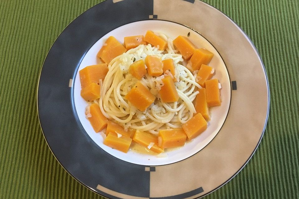 Pasta mit  Kürbis - Weißweinsoße