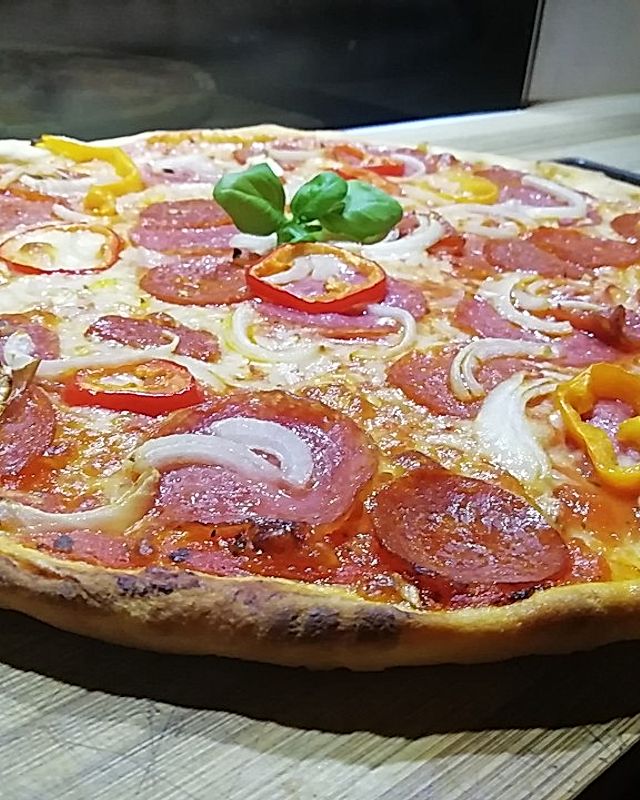 Schinken - Mozzarella - Pizza mit Bierteig
