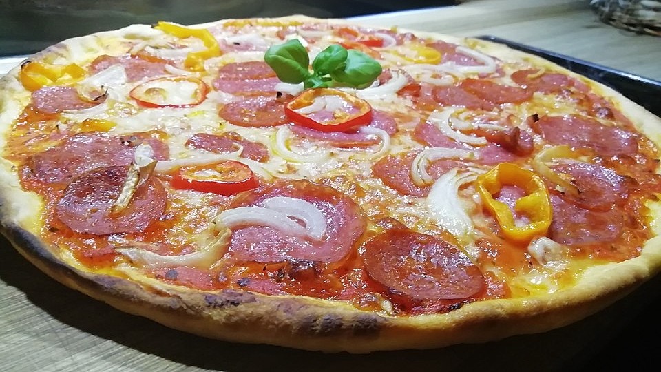 Schinken Mozzarella Pizza Mit Bierteig Von Butterfly07 Chefkoch