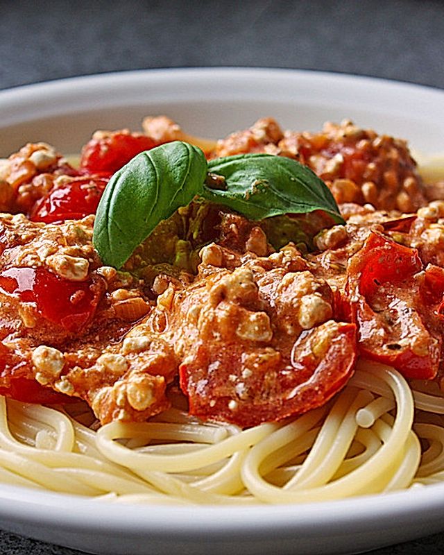 Hüttenkäse - Kirschtomaten - Spaghetti