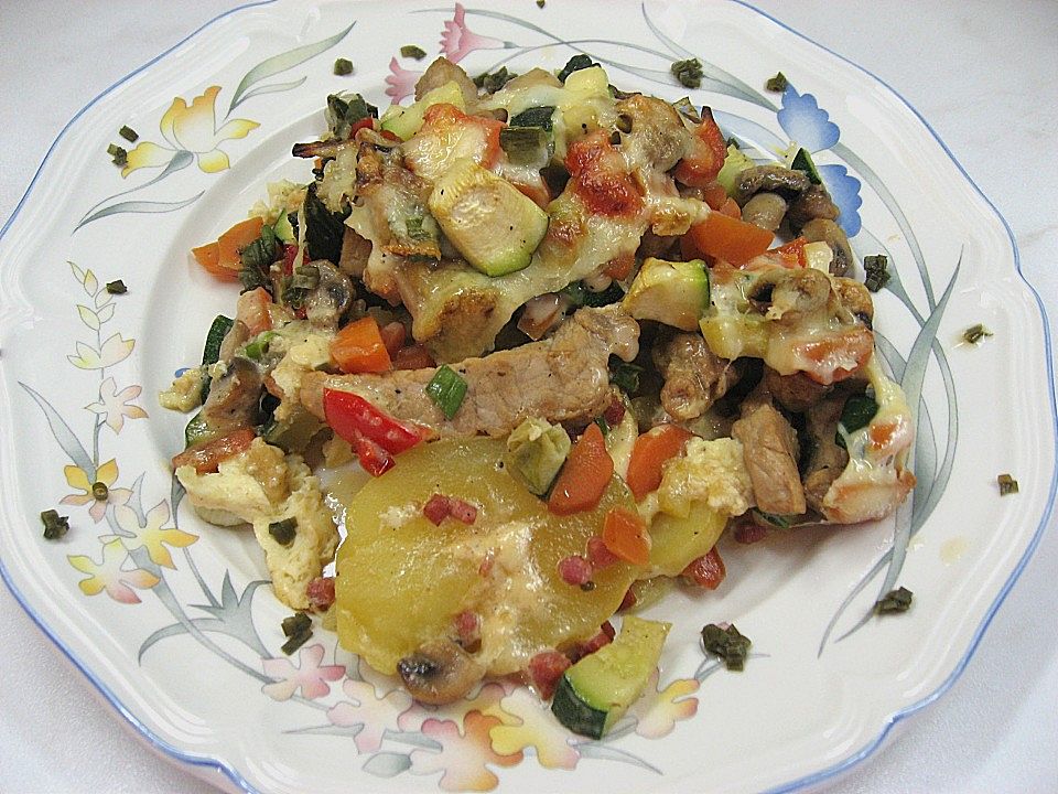 Gemüseauflauf mit Kartoffeln und Schnitzelfleisch von katinka65| Chefkoch
