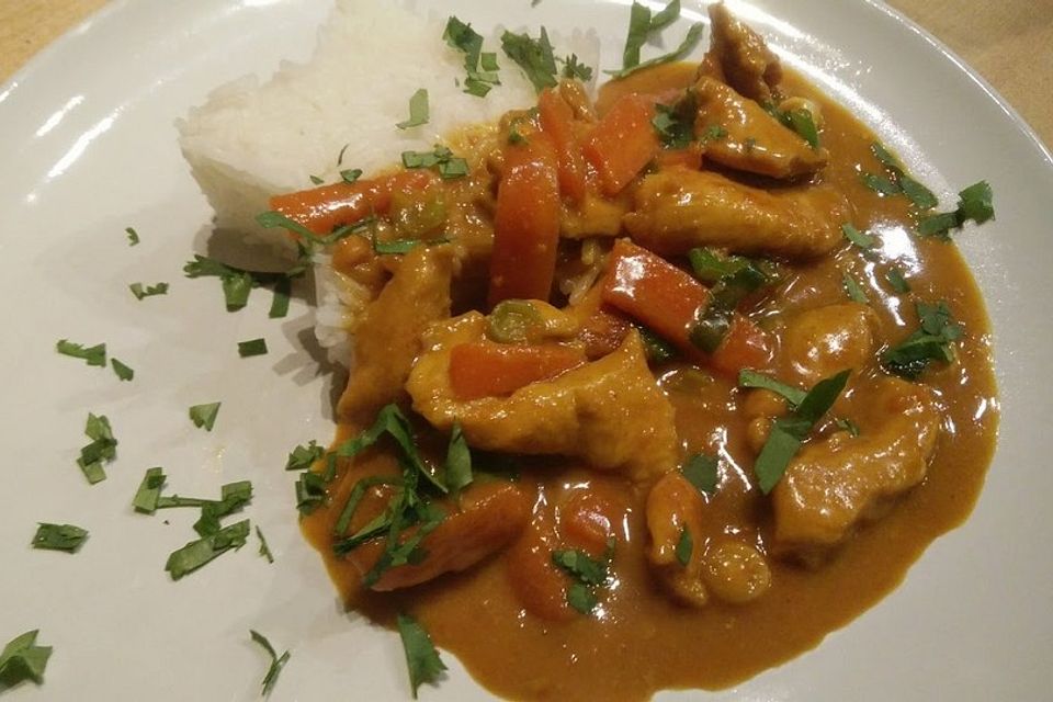 Hähnchen in Erdnusssauce