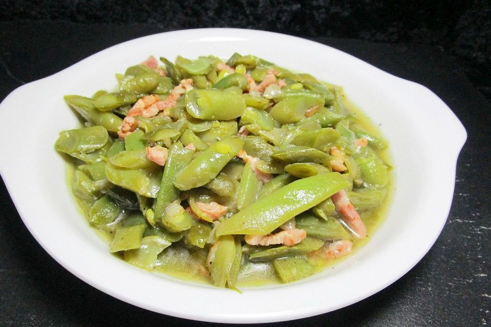 Bohnensalat mit Speck und Zwiebeln Bohnensalat mit Speck und Zwiebeln