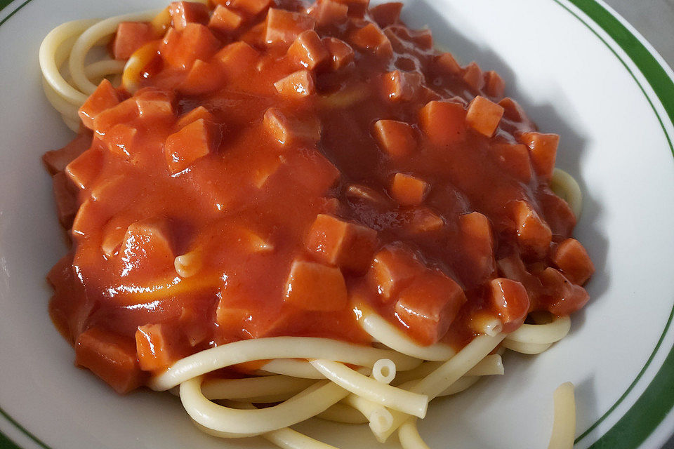 Makkaroni mit Tomatensoße nach Ossi - Art